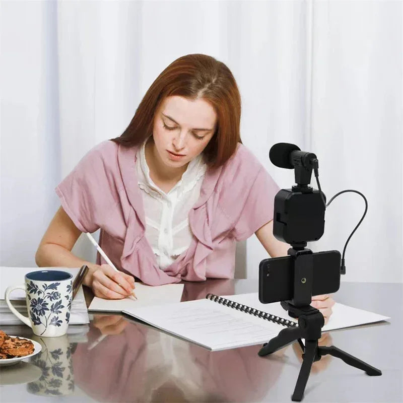Kit de blogging para teléfono inteligente AY49, con trípode, soporte para teléfono, Mini micrófono, luz de relleno LED, arrancador para TikTok, transmisión en vivo, vídeo, YouTub-MovilExpressShop